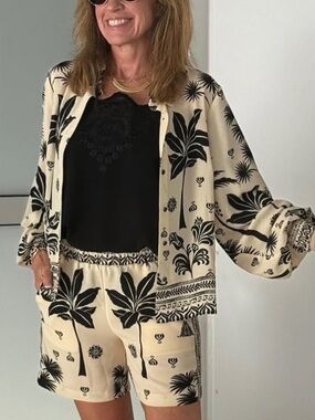 CABI Marrakesh Button Up Blouse Black & Cream Flowy Top #6625